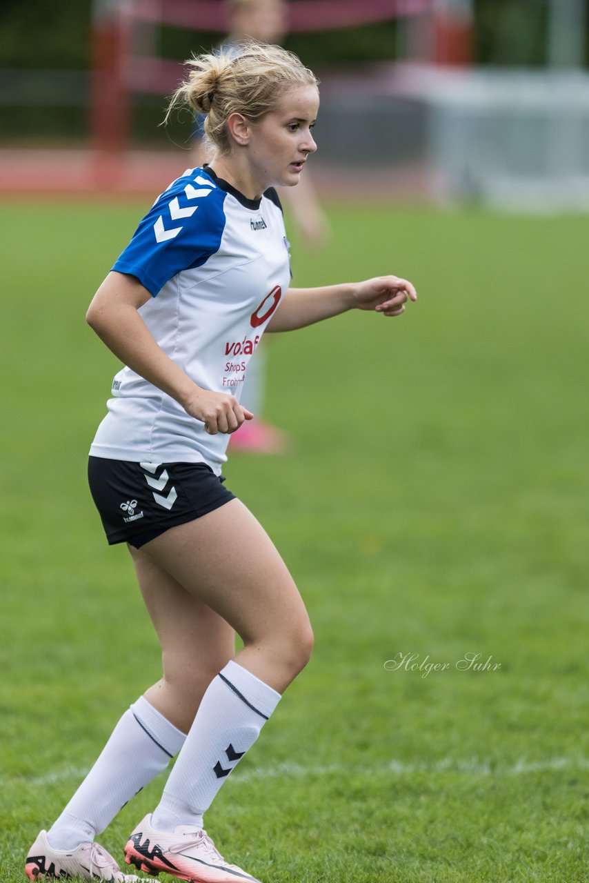 Bild 338 - wBJ VfL Pinneberg - Germania Schnelsen : Ergebnis: 15:1